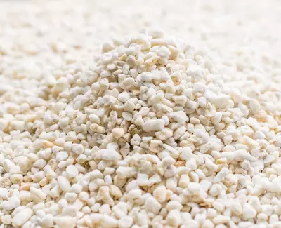 Ingrediente de Kiehl’s Perlas de Piedra Volcanica